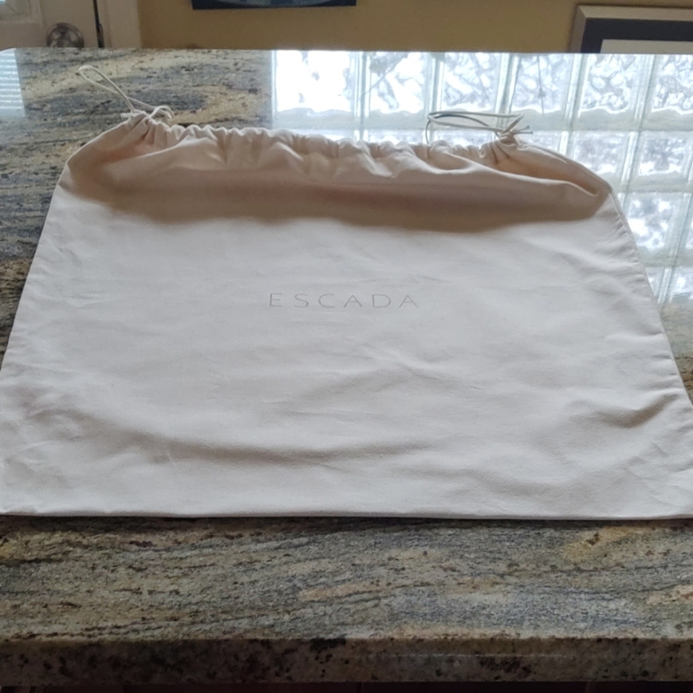 Escada Drawstring dust cover bag